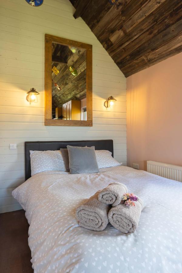 Lake View Lodges Long Melford Extérieur photo