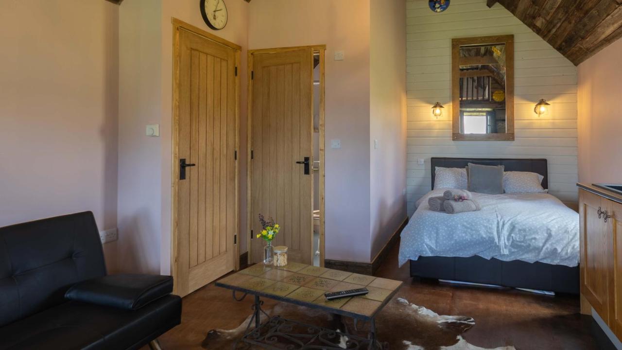 Lake View Lodges Long Melford Extérieur photo
