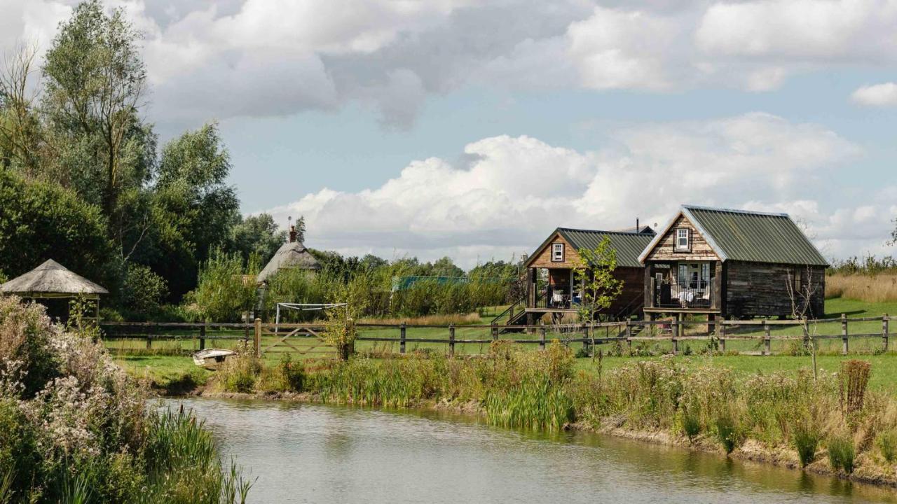 Lake View Lodges Long Melford Extérieur photo