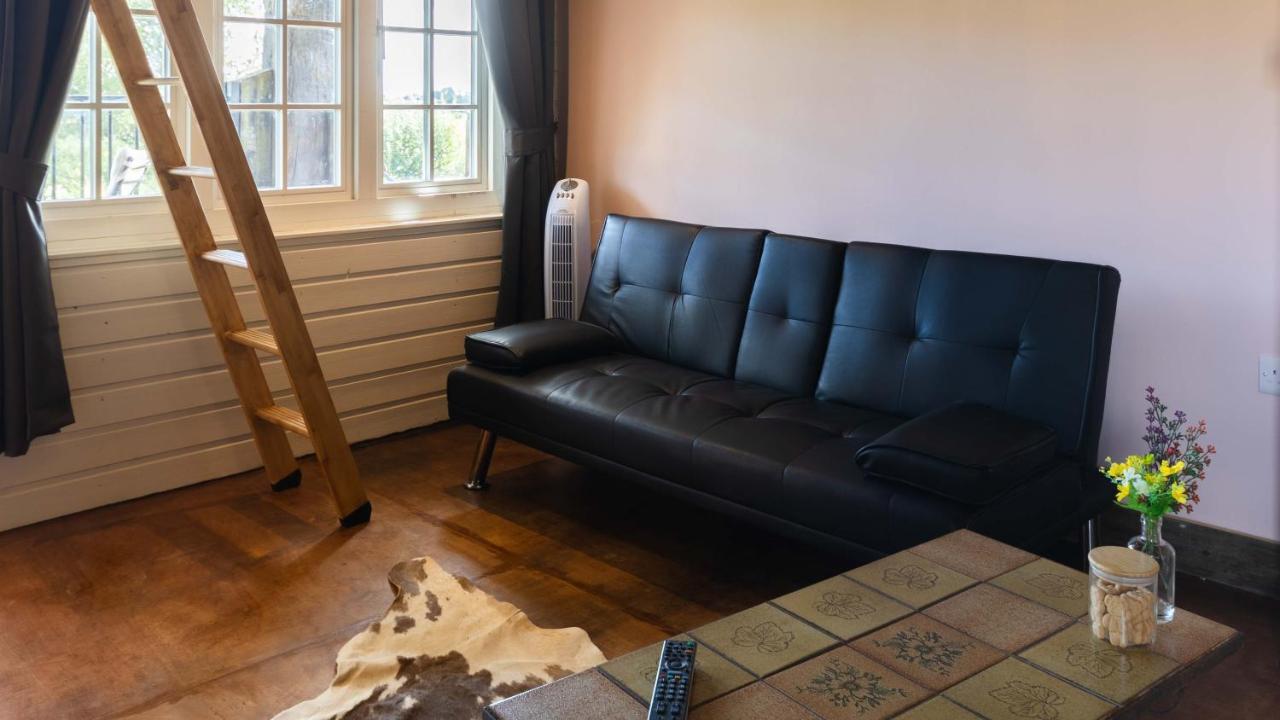 Lake View Lodges Long Melford Extérieur photo