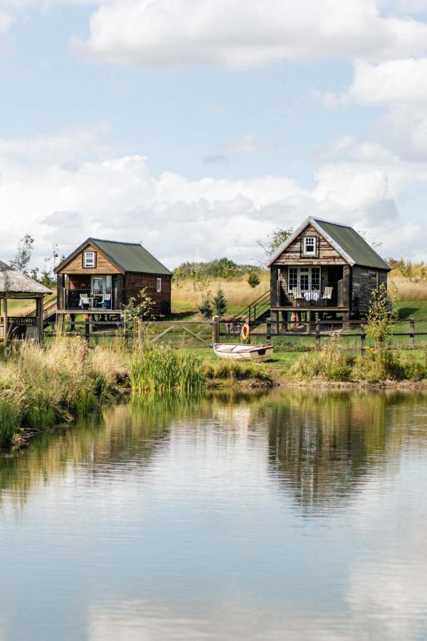 Lake View Lodges Long Melford Extérieur photo